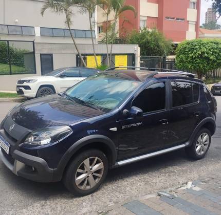 RENAULT SANDERO 1.6 STEPWAY 16V FLEX 4P AUTOMÁTICO